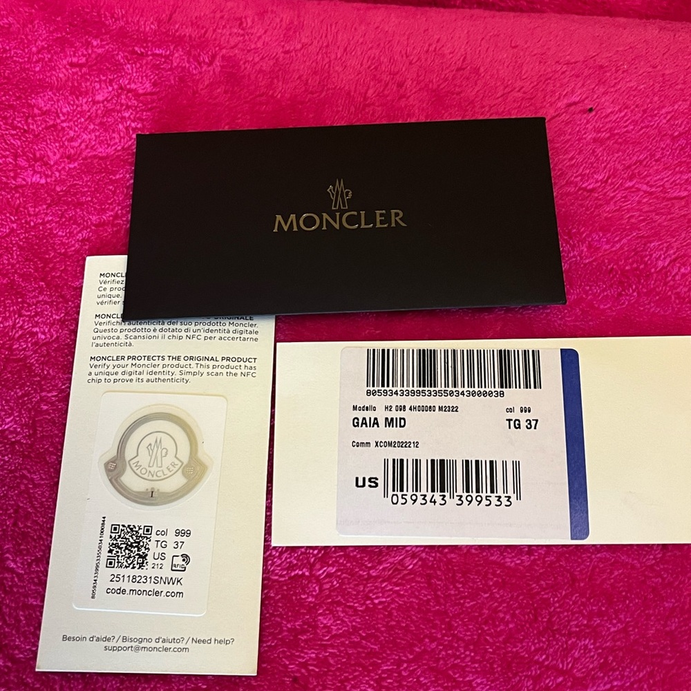 NWT - Moncler Gaia Mid without pocket / box included Proof of Authenticity. - Picture 10 of 14